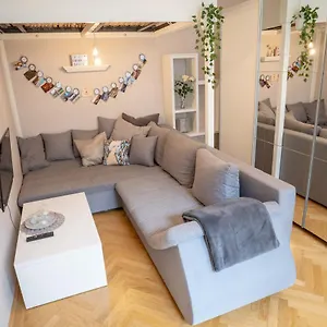 Cozy Modern Nest In The Heart Of With Netflix , Wiedeń Austria