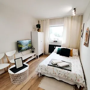 Terra Apartament - Cozy Studio With Netflix & Free Parking , Kraków Polska